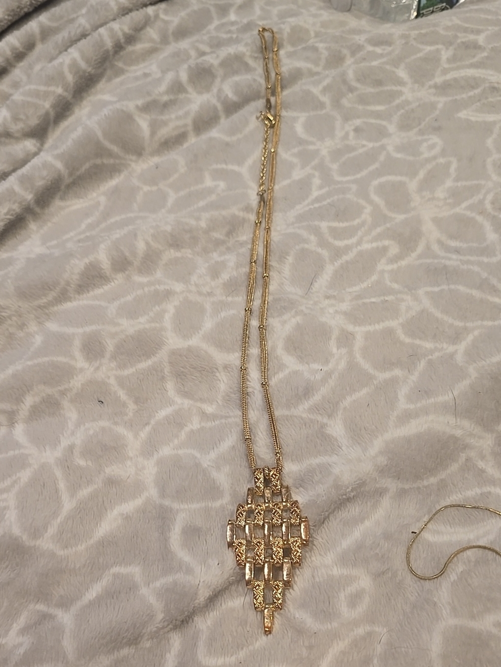 Vintage Lattice Gold Tone Necklace